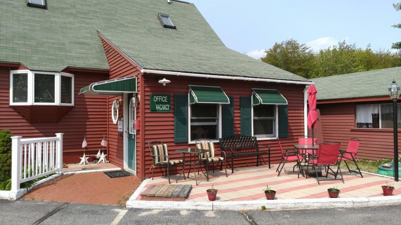 Midway Lodging Cornish Eksteriør bilde