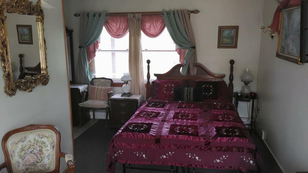 Midway Lodging Cornish Eksteriør bilde
